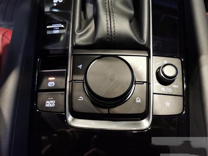 commander mazda 3 Mazda 3