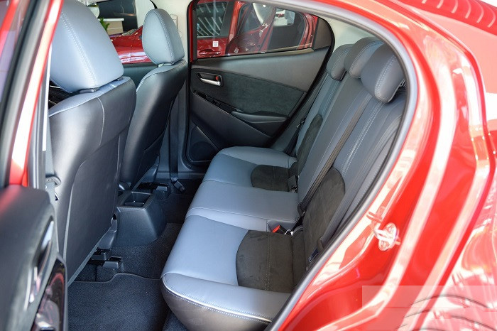 hang ghe sau mazda 2 2021 Mazda 2