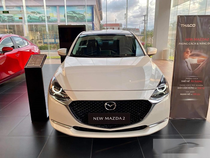 mazda 2 mau trang Mazda 2