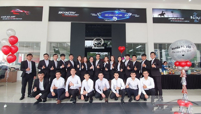 doi ngu ban hang mazda go vap Showroom